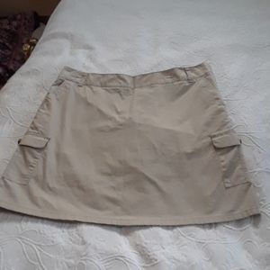 Nwot Dockers skort khaki color size six